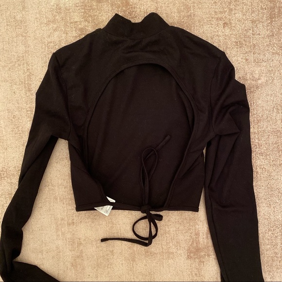 Adika open back crop top - Picture 4 of 6